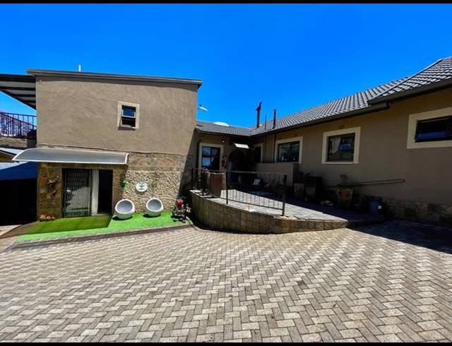 6 BEDROOM HOUSE FOR SALE IN KENMARE